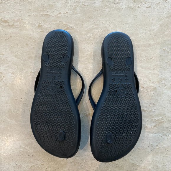 Ipanema Maxi Heart Thongs in Gold/Black. Size US 8. - Picture 2 of 3